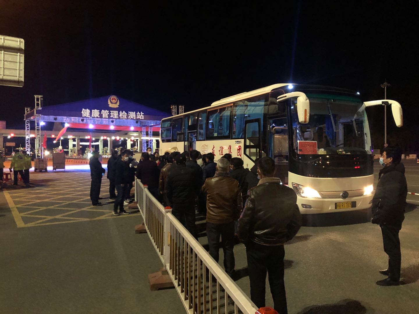 尊龙凯时集团专车行动，，，，，，，，江西籍员工返融！
